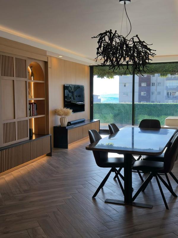 2 Bedroom Property for Sale in Sea Point Western Cape